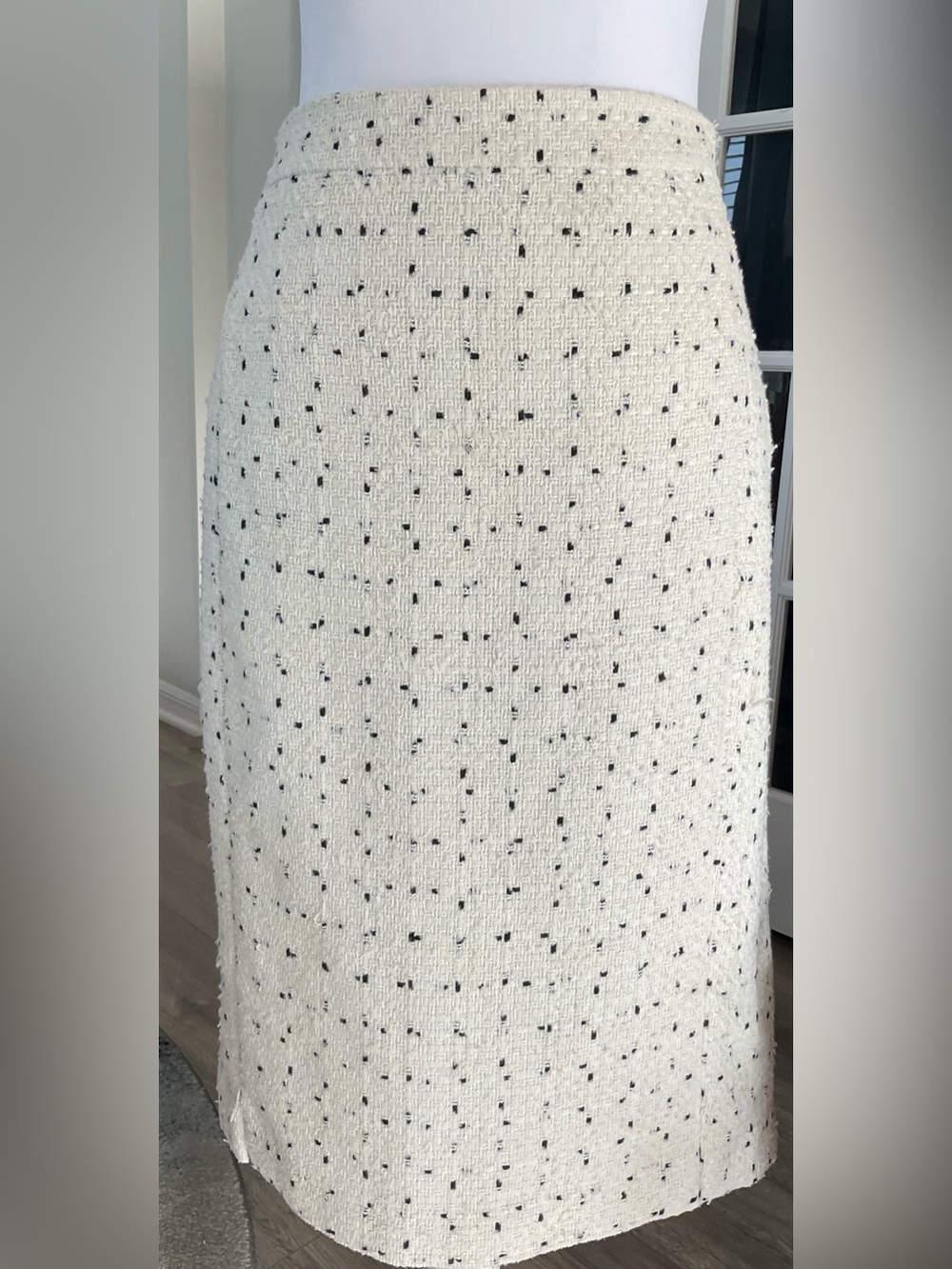 Ann Taylor Cream Confetti Tweed Pencil Skirt Size 10 - Picture 4 of 10